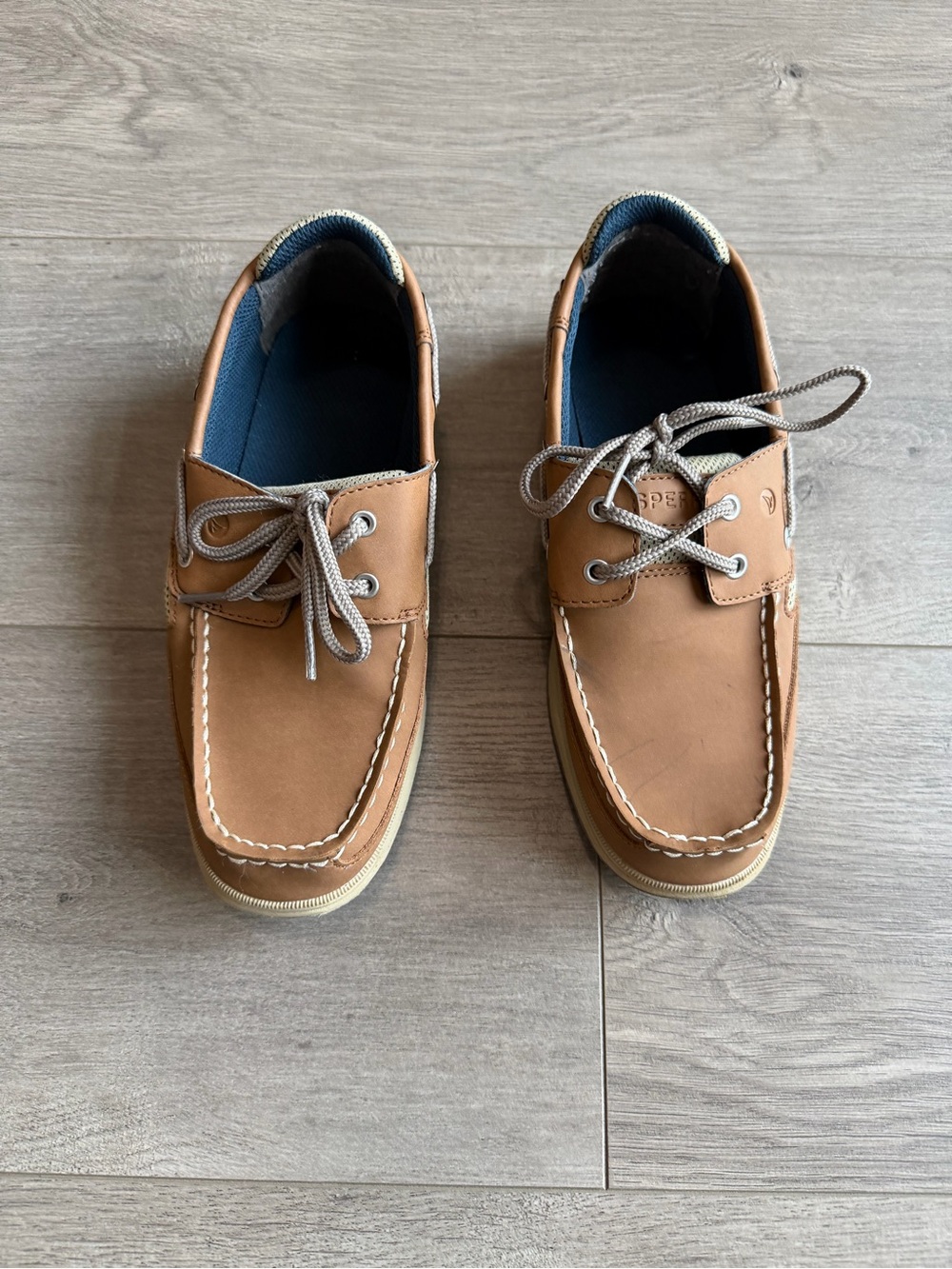 Sperry Boys Lanyard Boat Shoe - Flat Heel - Size 5.5M - light brown/tan